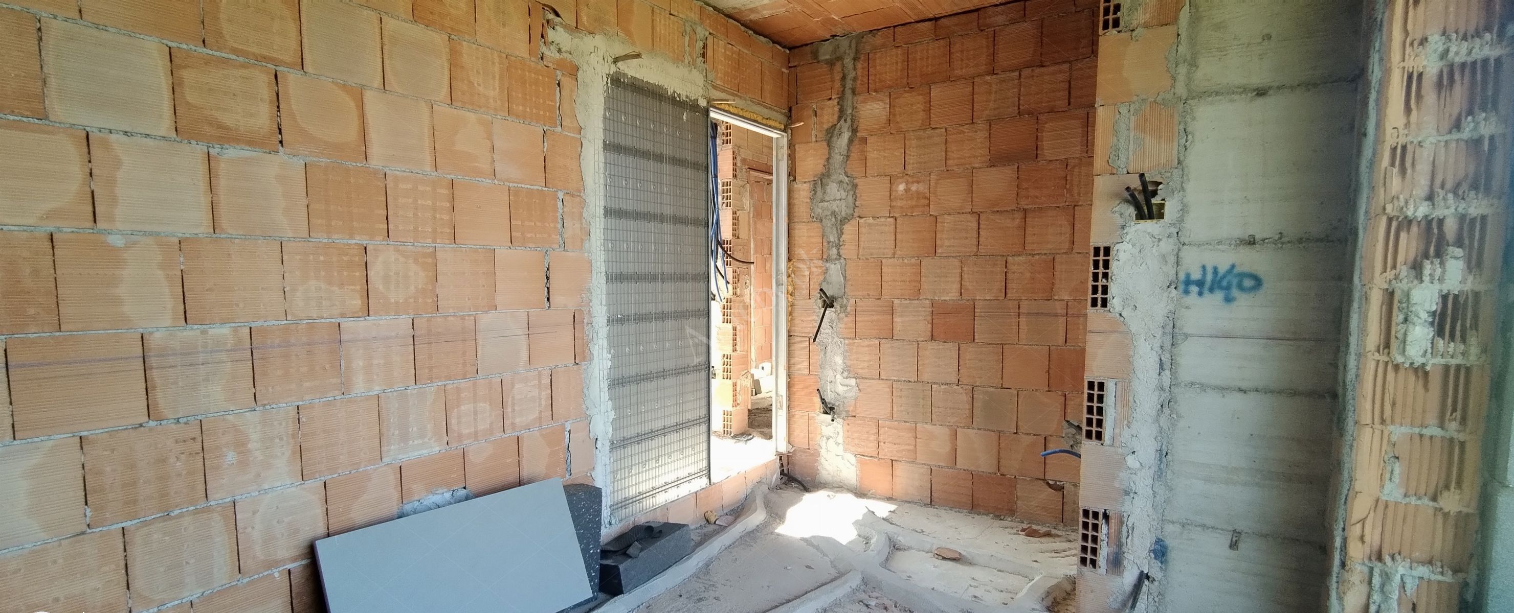 Terreni edificabili di 1.093 mq con fabbricato al rustico in Missaglia