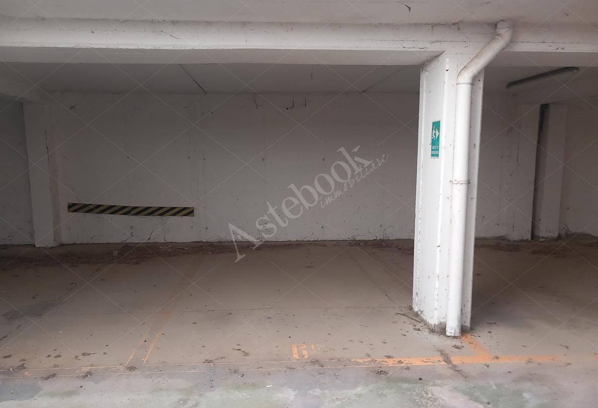 Appartamento di 86 mq al terzo piano della scala C con cantina e posto auto coperto in Roma