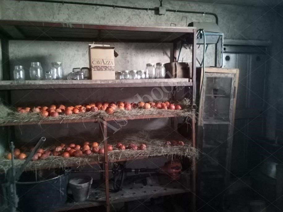 Villetta e capannone ubicati a Sant'Albano Stura (CN), Via Morozzo n. 46