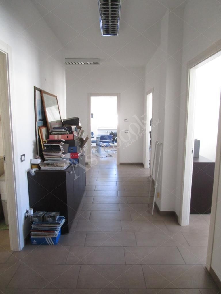 Unita immobiliare ad uso ufficio di 126 mq al terzo piano in Livorno