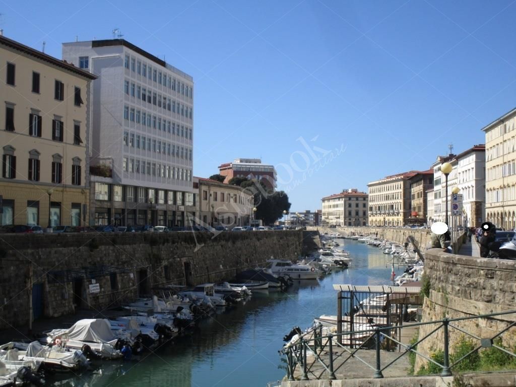Unita immobiliare ad uso ufficio di 126 mq al terzo piano in Livorno
