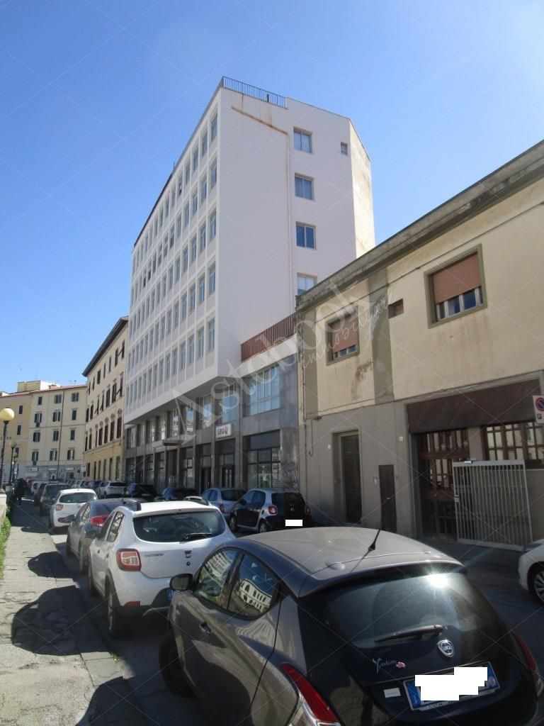 Unita immobiliare ad uso ufficio di 126 mq al terzo piano in Livorno