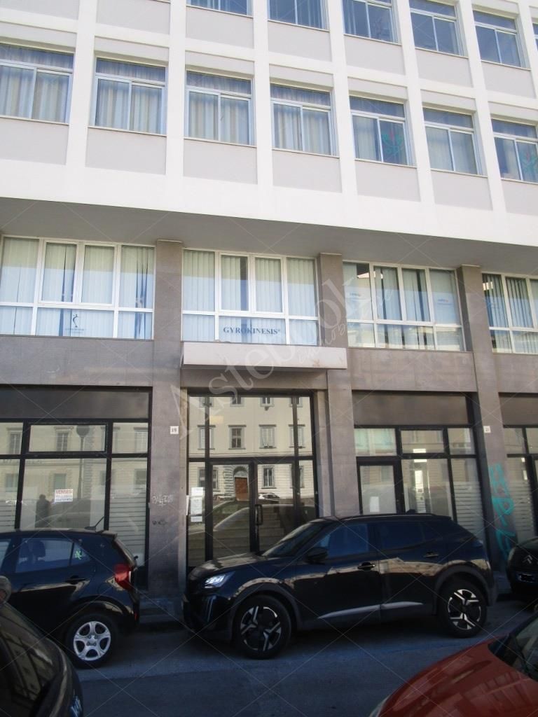 Unita immobiliare ad uso ufficio di 126 mq al terzo piano in Livorno