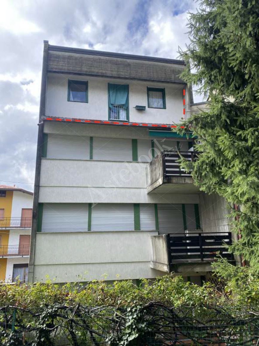 Appartamento al terzo piano di 42 mq con autorimessa in Margno