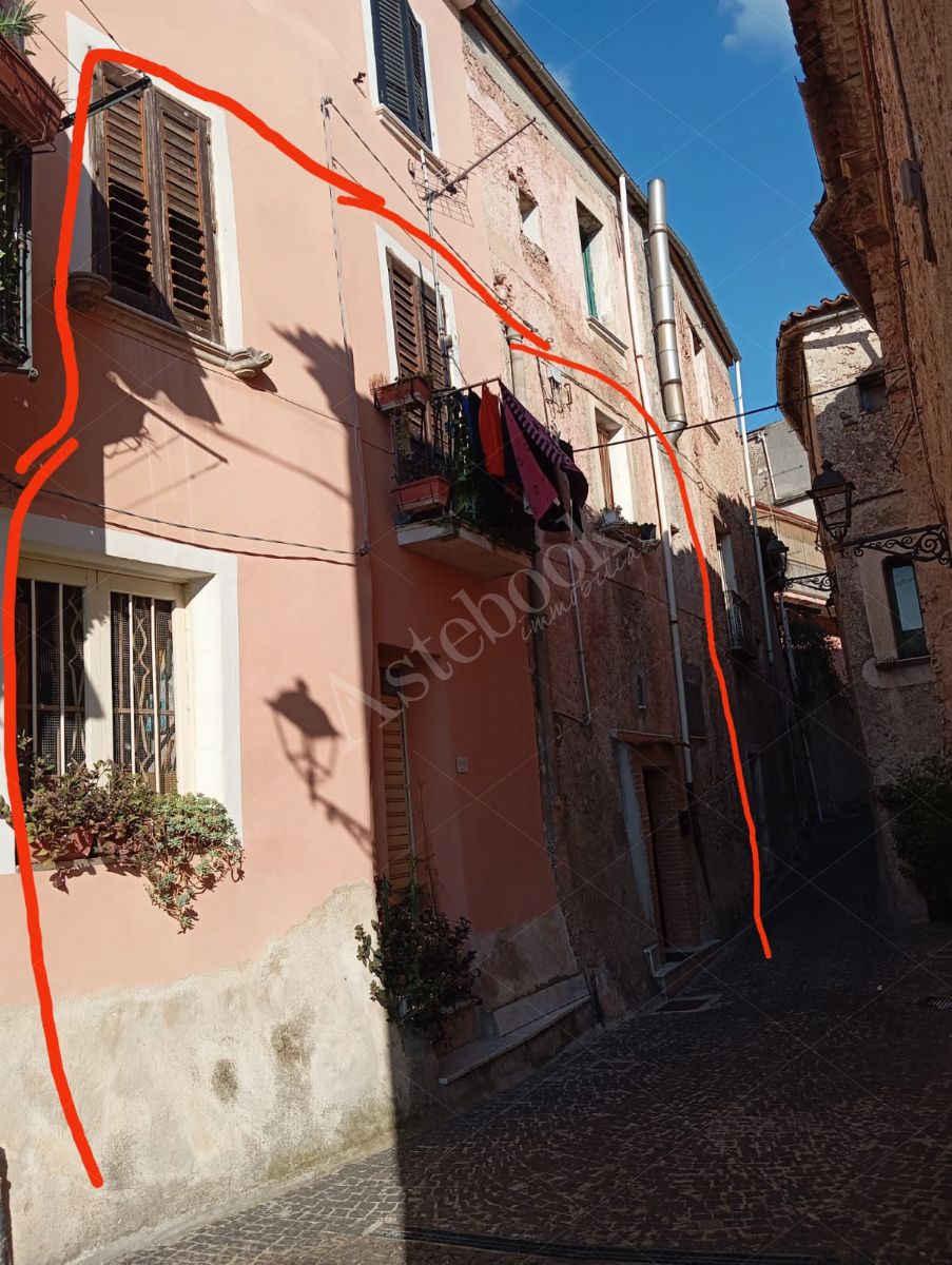 LOTTO 3 - Quota di propriet di 1/9 di immobile rurale in Sala Consilina