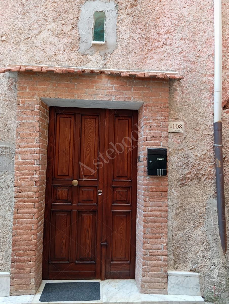 LOTTO 3 - Quota di propriet di 1/9 di immobile rurale in Sala Consilina