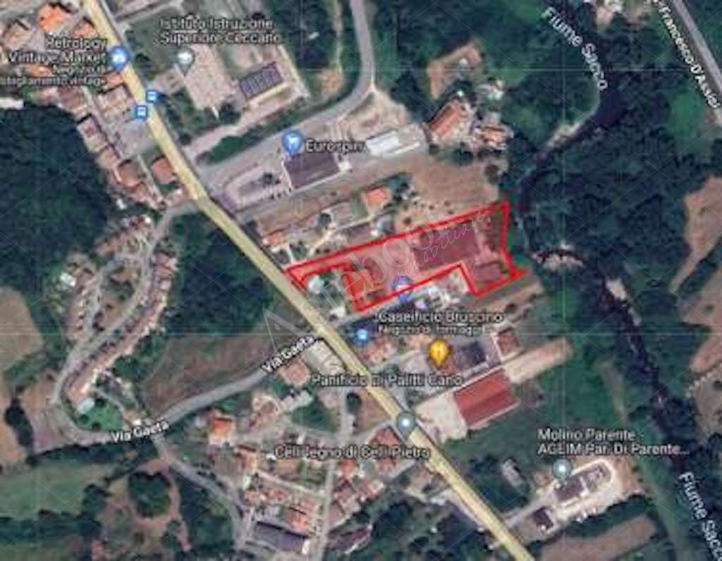 Compendio immobiliare a carattere industriale con area di pertinenza in Ceccano
