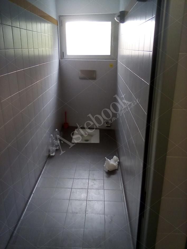 Capannone industriale ad uso produttivo con area esterna e cabina di trasformazione in Valmadrera