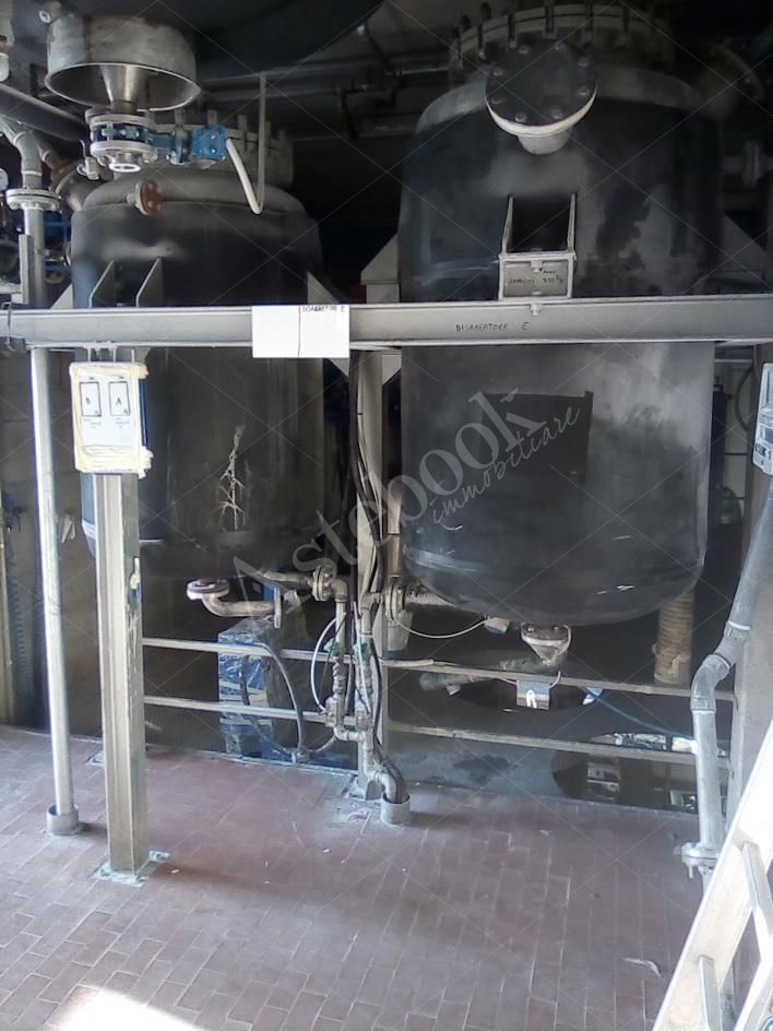 Capannone industriale ad uso produttivo con area esterna e cabina di trasformazione in Valmadrera