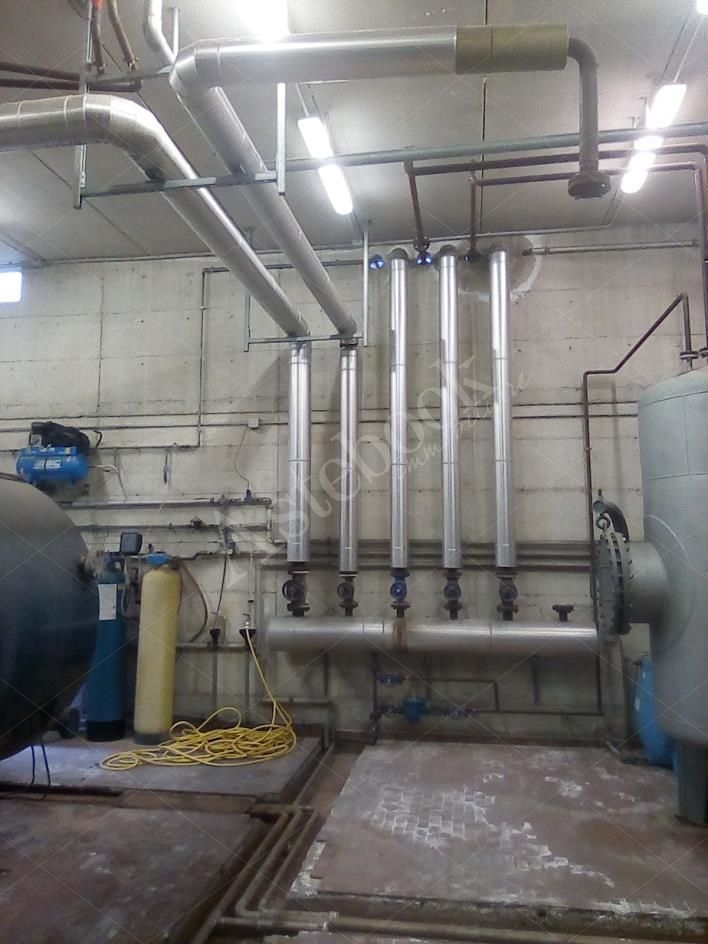 Capannone industriale ad uso produttivo con area esterna di pertinenza in Valmadrera