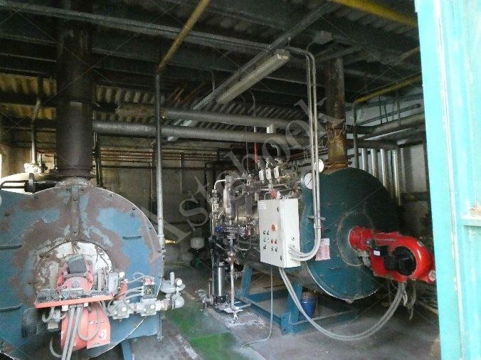 Capannone industriale ad uso produttivo con area esterna di pertinenza in Valmadrera