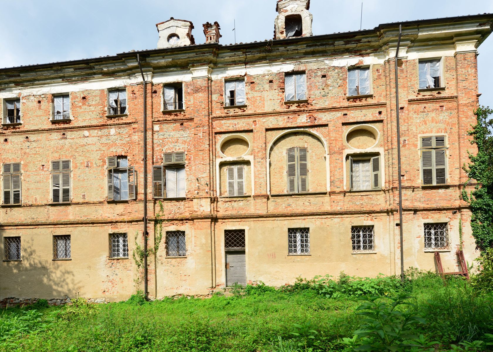 Castello di Montalenghe - Residenza Storica con Parco Monumentale