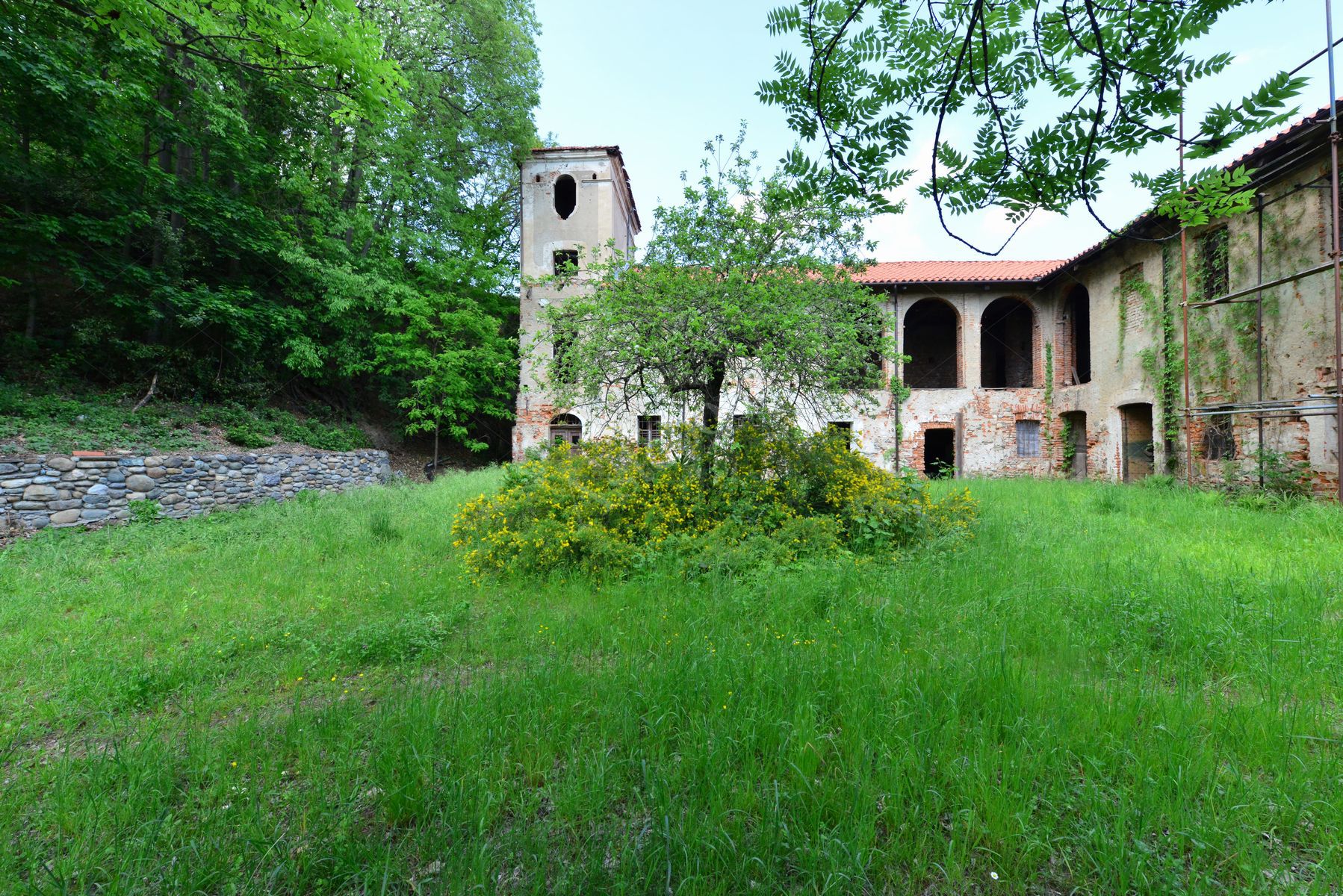Castello di Montalenghe - Residenza Storica con Parco Monumentale