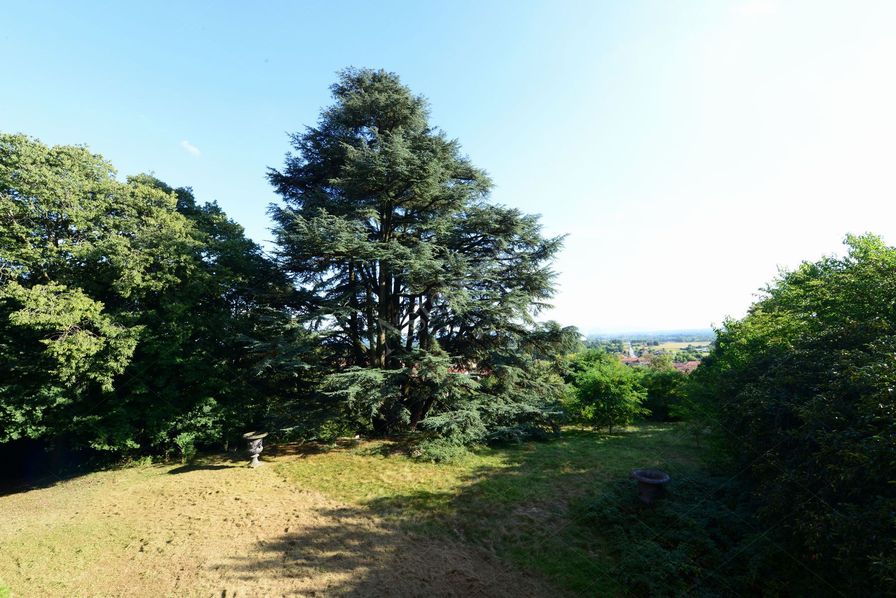 Castello di Montalenghe - Residenza Storica con Parco Monumentale