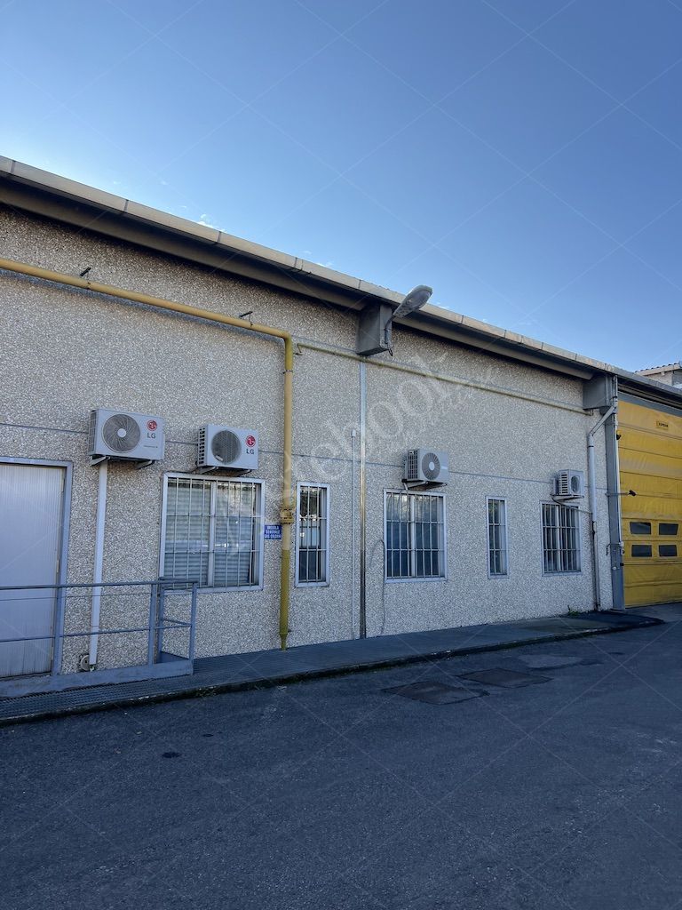 LOTTO A - Complesso industriale con capannone, uffici, abitazione custode e deposito a Trezzo sullAdda