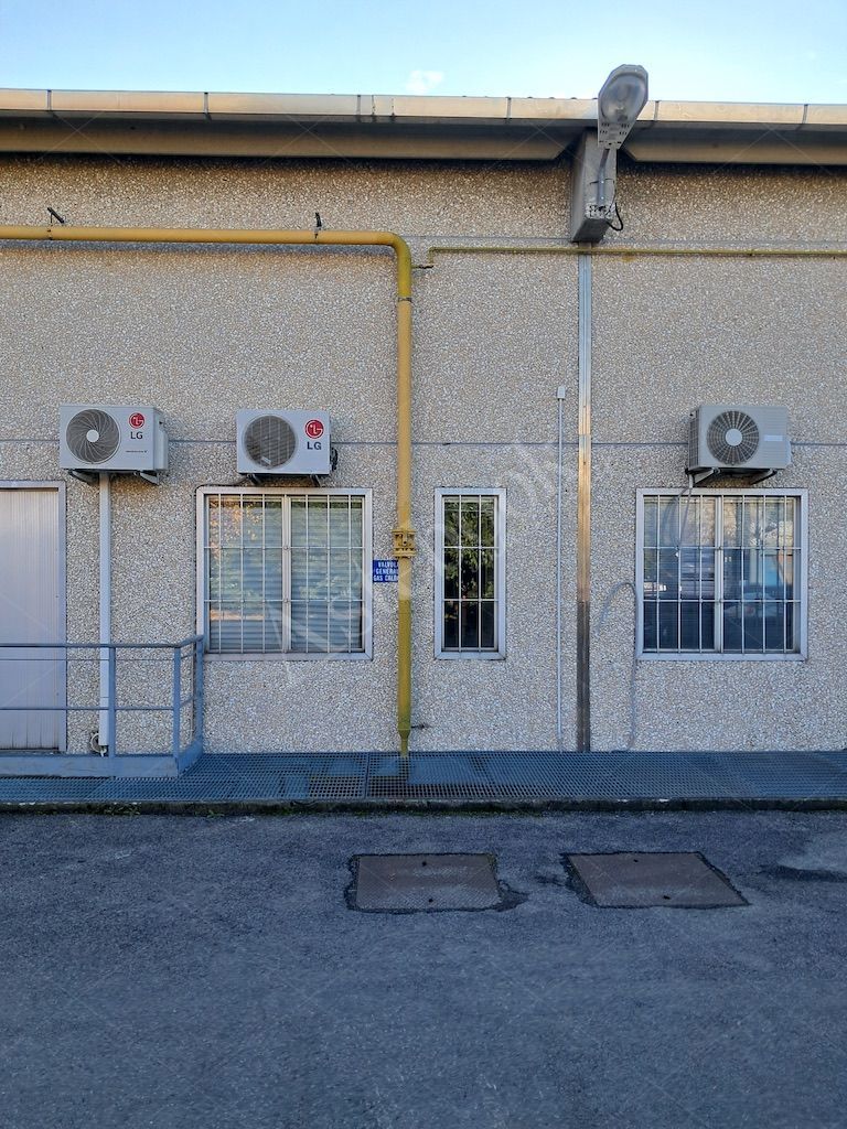 LOTTO A - Complesso industriale con capannone, uffici, abitazione custode e deposito a Trezzo sullAdda