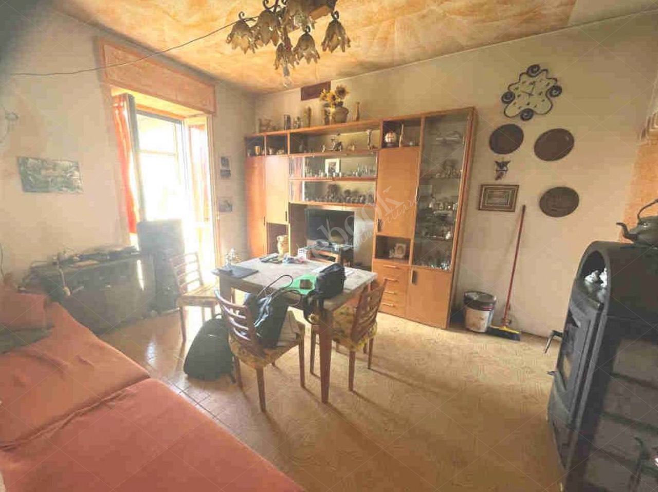 Porzione di fabbricato rurale di 92 mq con box singolo in Missaglia