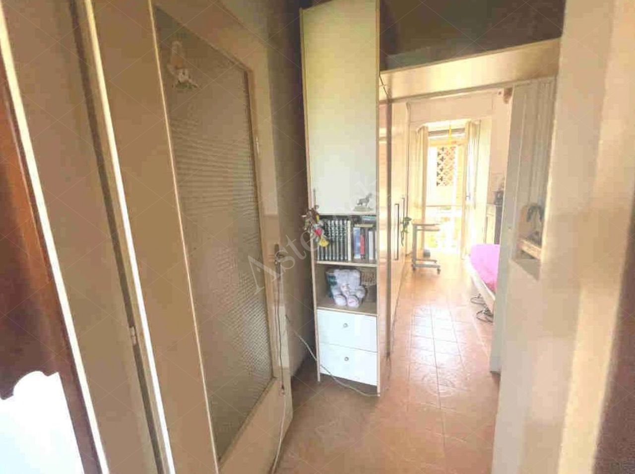 Porzione di fabbricato rurale di 92 mq con box singolo in Missaglia