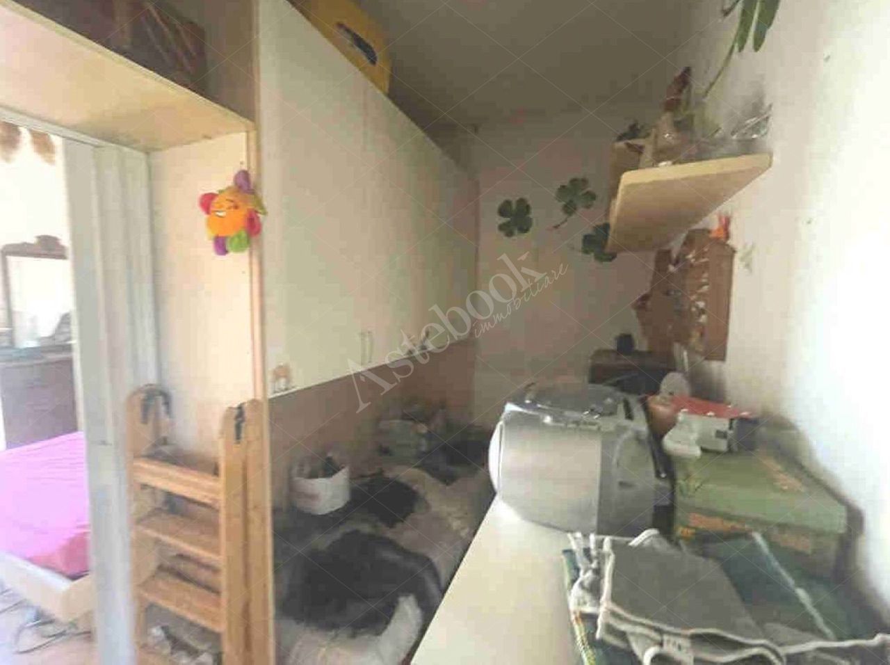 Porzione di fabbricato rurale di 92 mq con box singolo in Missaglia