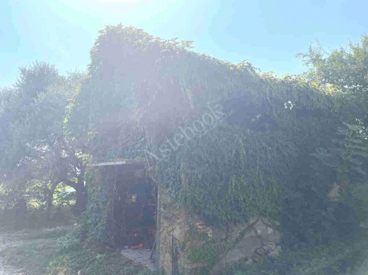 Porzione di fabbricato rurale di 92 mq con box singolo in Missaglia