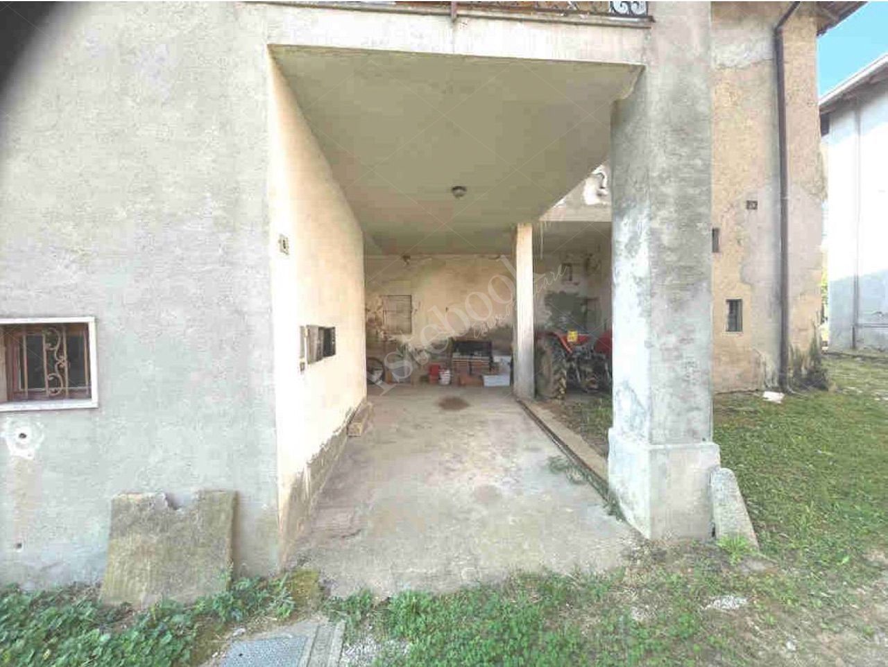 Porzione di fabbricato rurale di 92 mq con box singolo in Missaglia