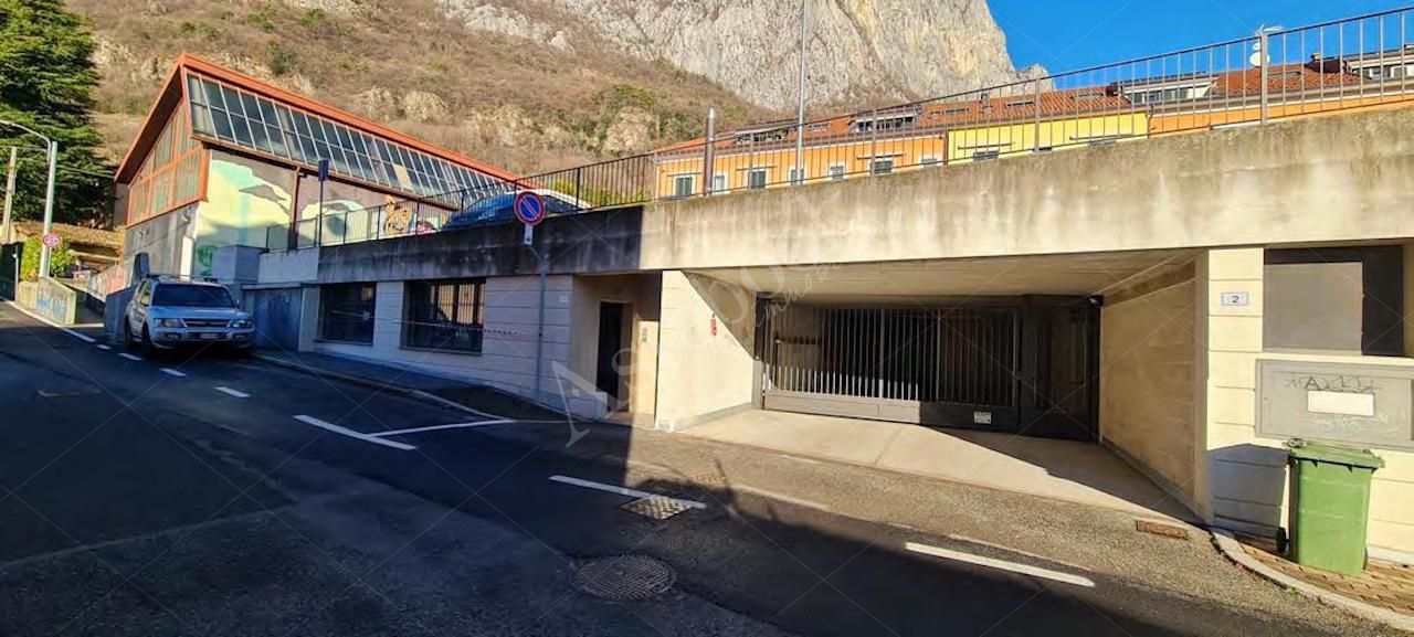 Spazio direzionale autonomo ad uso sociale di 232 mq in Lecco