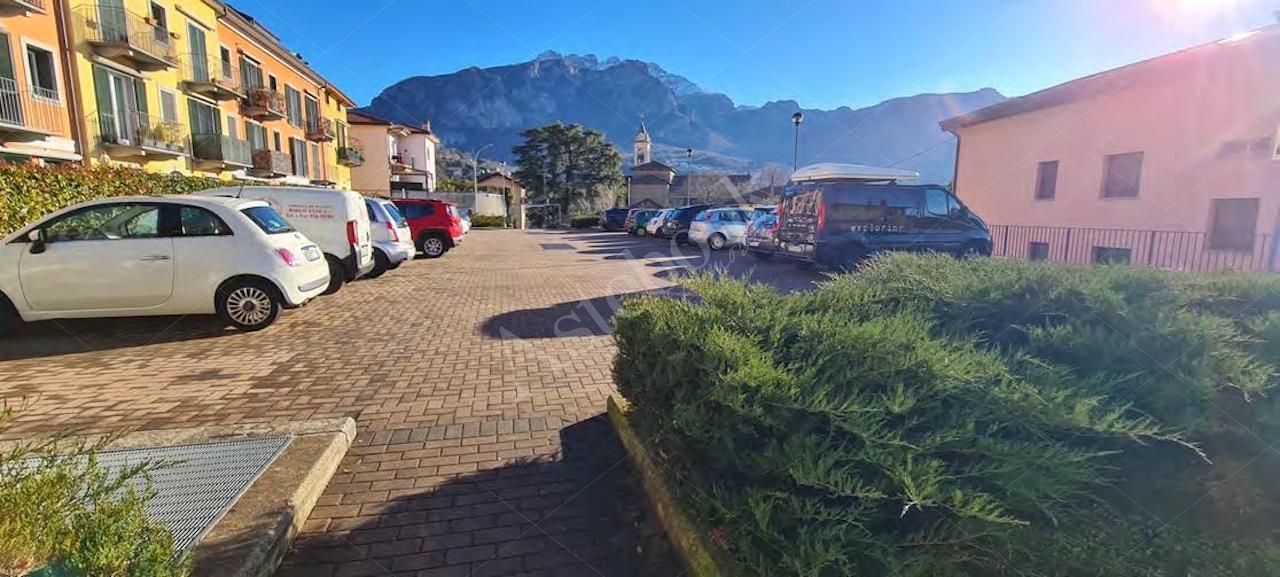 Spazio direzionale autonomo ad uso sociale di 232 mq in Lecco