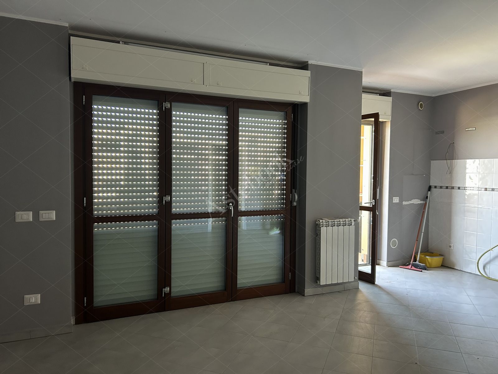 Appartamento al primo piano della scala C con cantina e posto auto in Roma