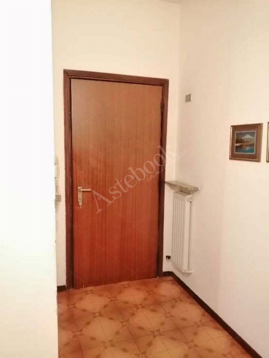 Appartamento di 103 mq con box in Olginate