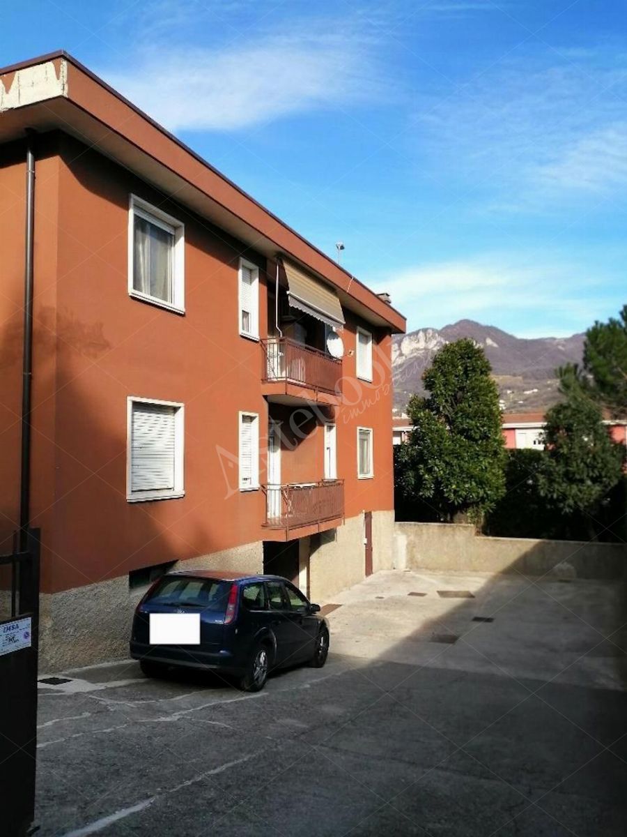 Appartamento di 103 mq con box in Olginate