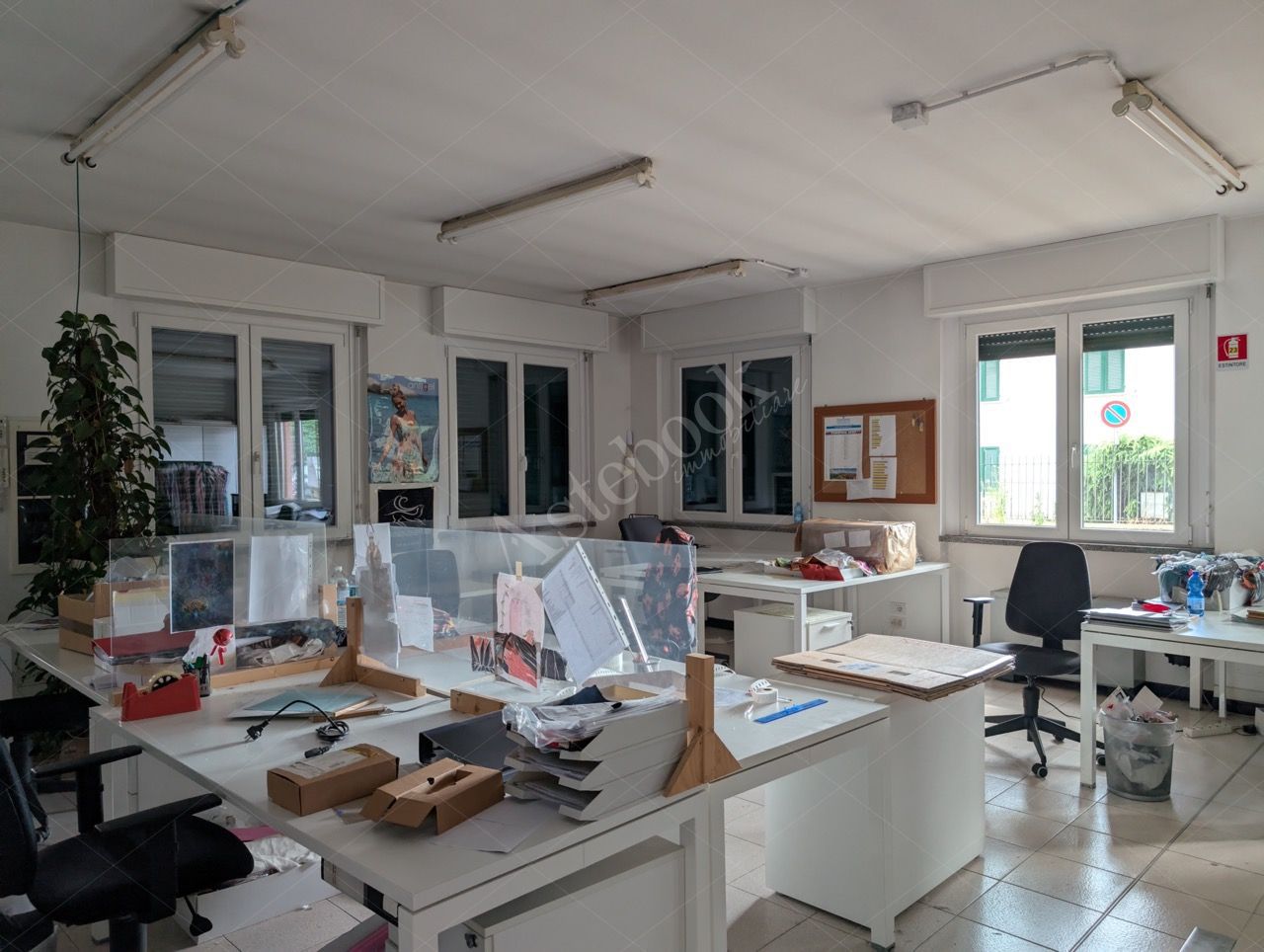 Complesso industriale con appartamento in Lurate Caccivio