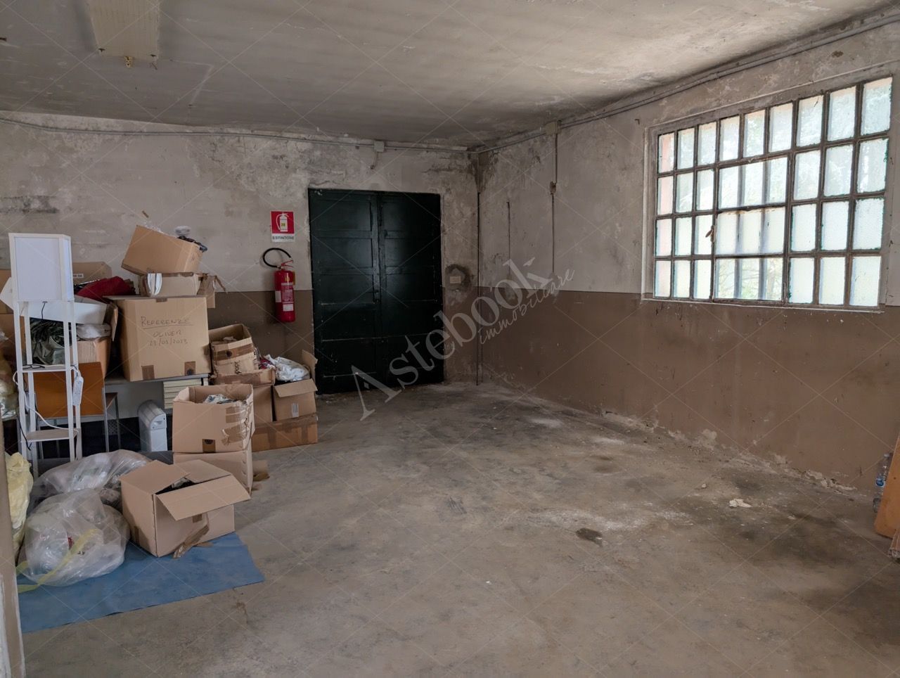 Complesso industriale con appartamento in Lurate Caccivio