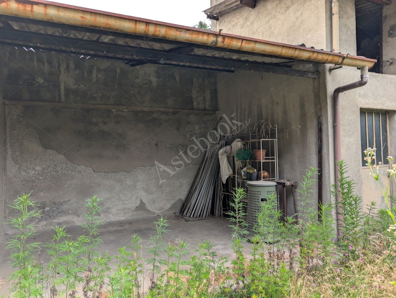 Complesso industriale con appartamento in Lurate Caccivio