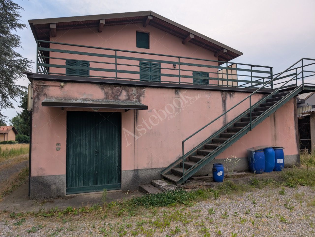 Complesso industriale con appartamento in Lurate Caccivio
