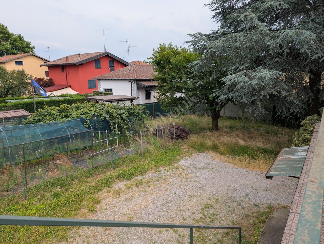 Complesso industriale con appartamento in Lurate Caccivio