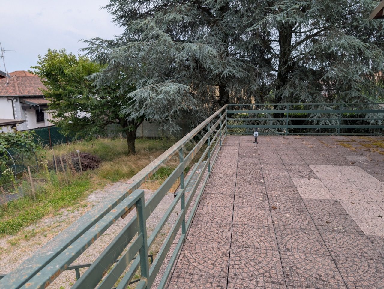 Complesso industriale con appartamento in Lurate Caccivio