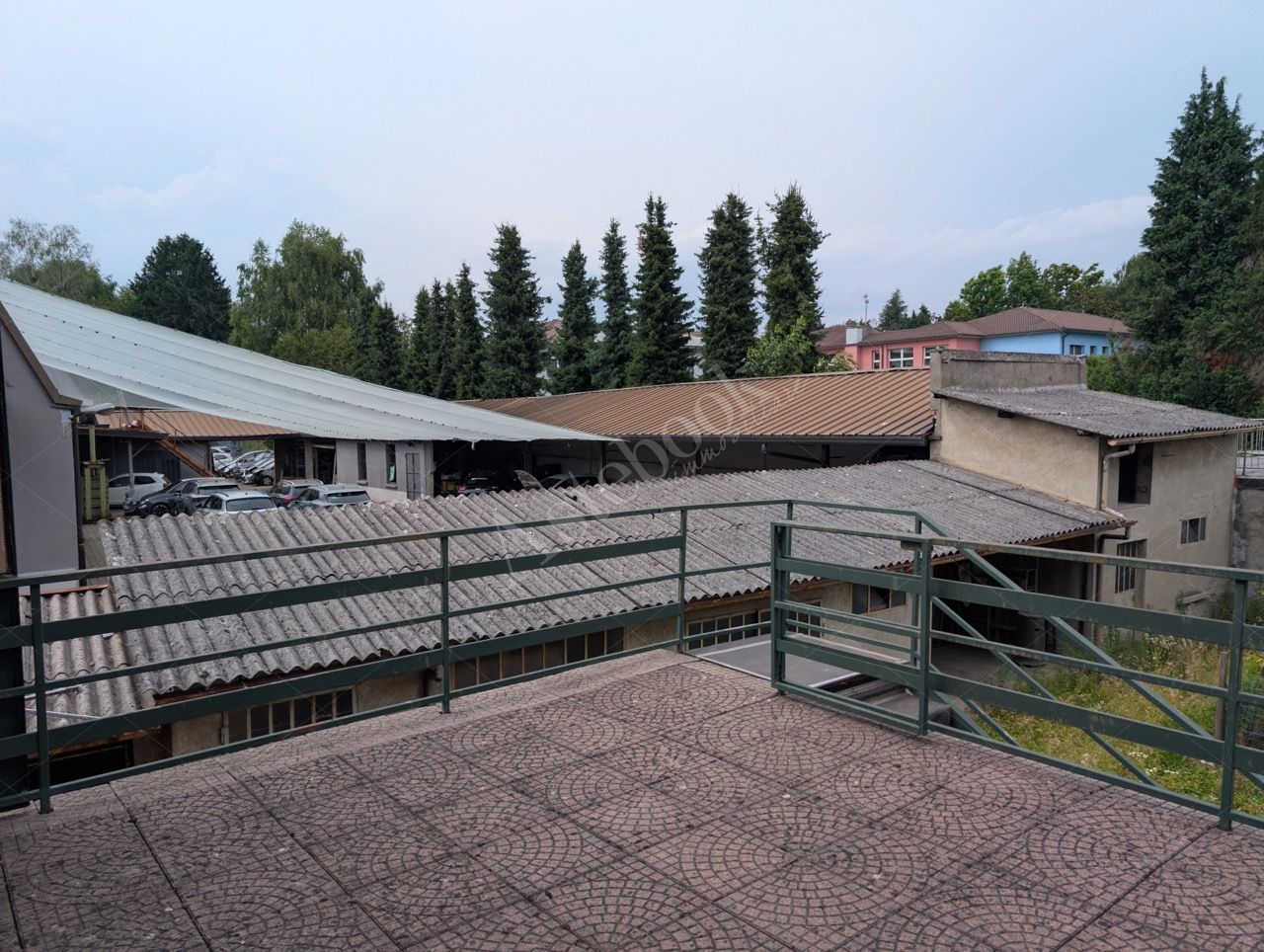 Complesso industriale con appartamento in Lurate Caccivio