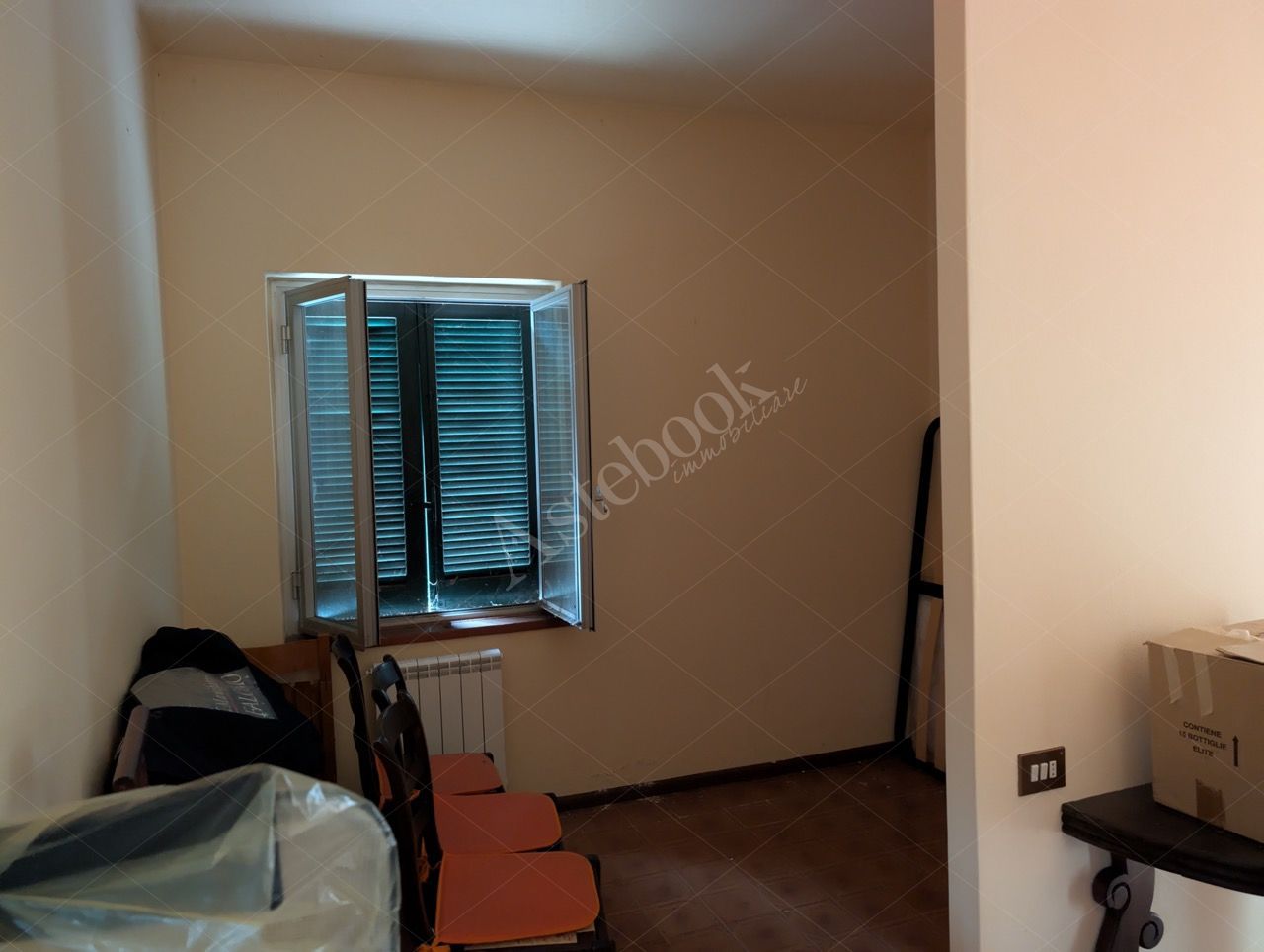 Complesso industriale con appartamento in Lurate Caccivio