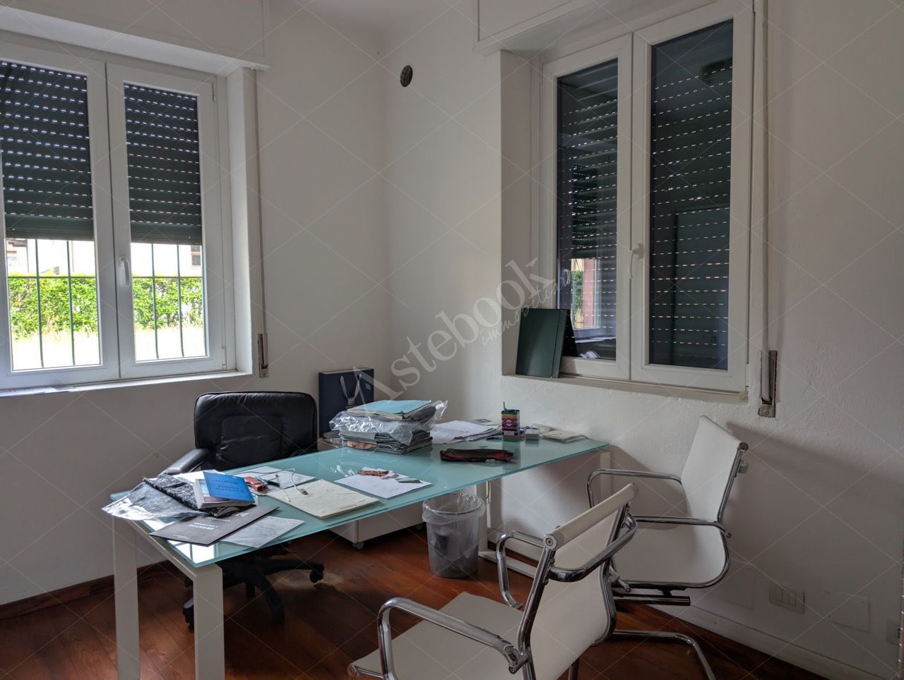 Complesso industriale con appartamento in Lurate Caccivio