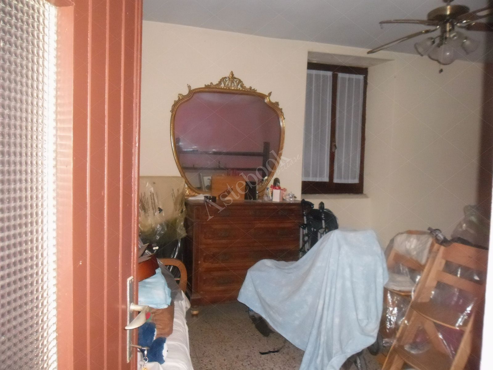 Quota indivisa di 1/4 di appartamento, 1/4 di deposito e 1/4 di terreno in San Paolo D'Argon