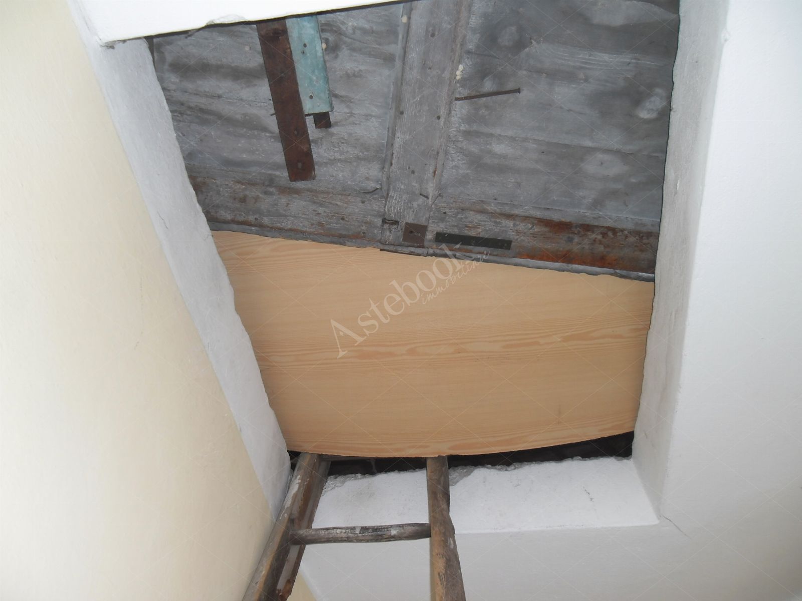 Quota indivisa di 1/4 di appartamento, 1/4 di deposito e 1/4 di terreno in San Paolo D'Argon