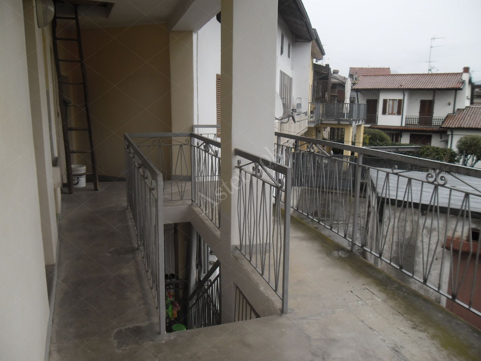 Quota indivisa di 1/4 di appartamento, 1/4 di deposito e 1/4 di terreno in San Paolo D'Argon