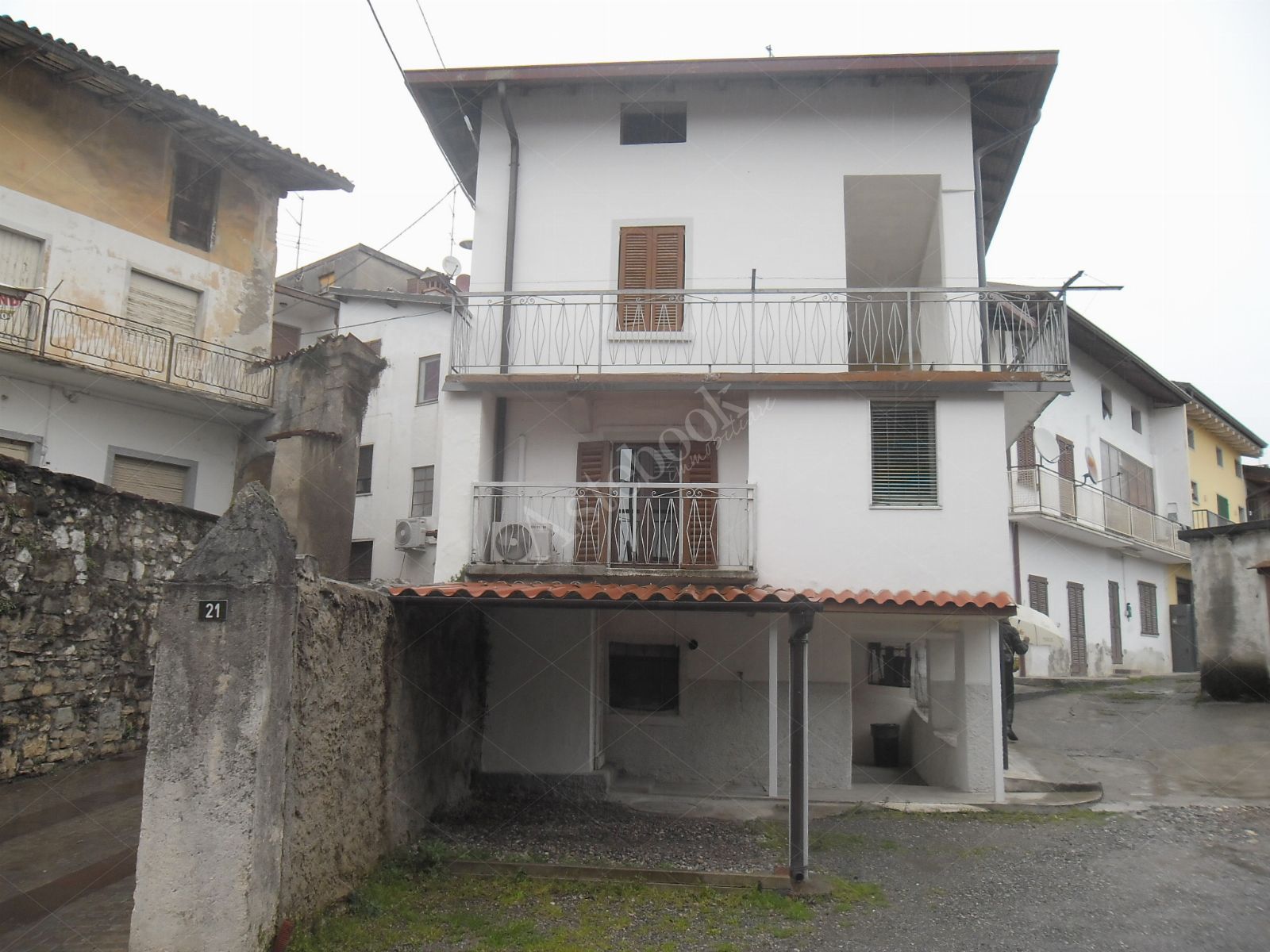 Quota indivisa di 1/4 di appartamento, 1/4 di deposito e 1/4 di terreno in San Paolo D'Argon