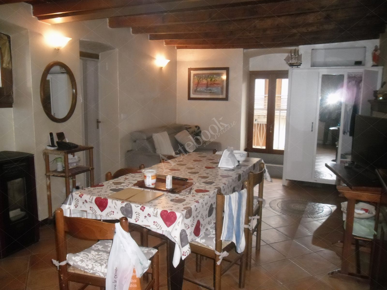 Quota indivisa di 1/4 di appartamento, 1/4 di deposito e 1/4 di terreno in San Paolo D'Argon