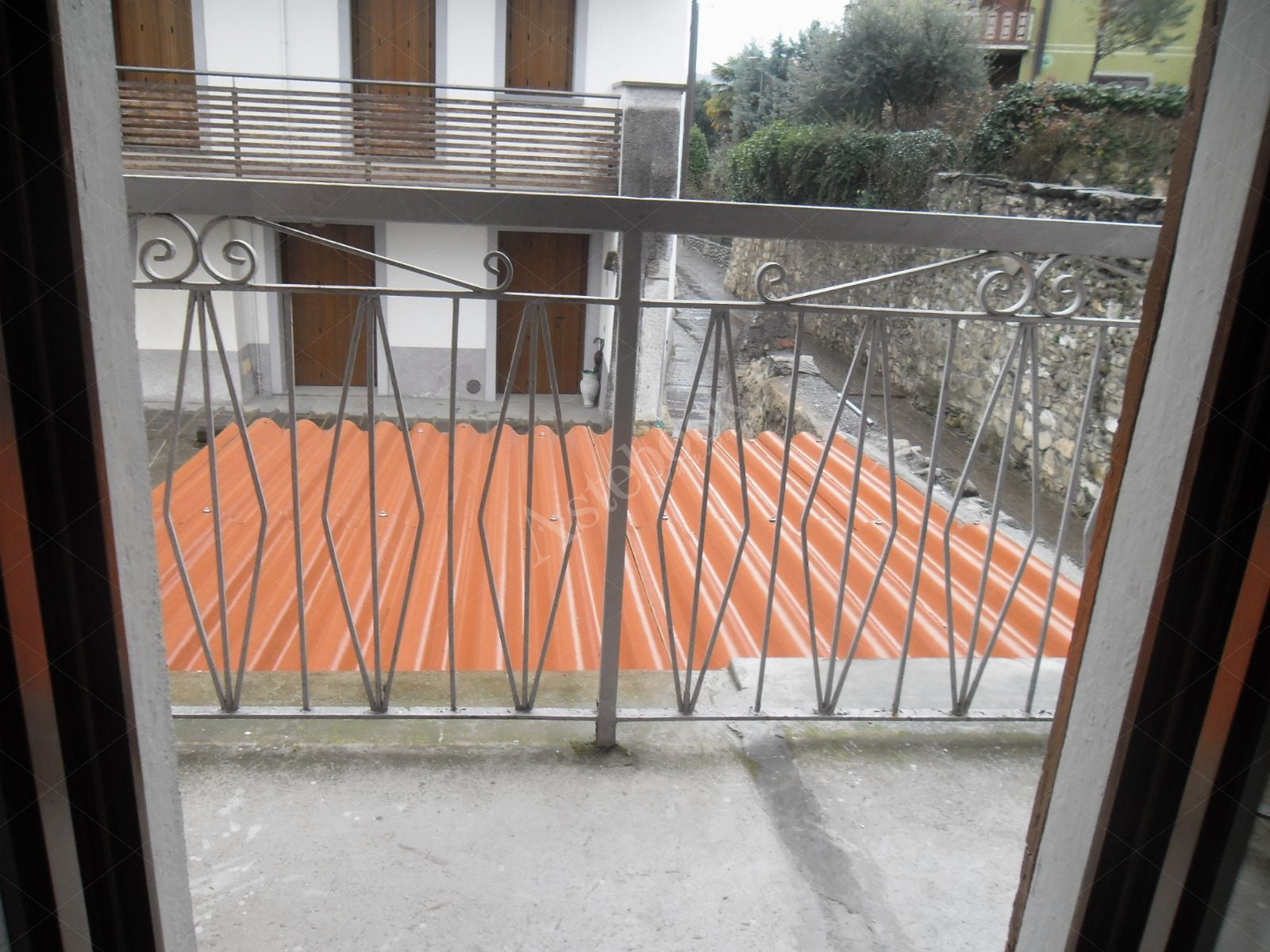 Quota indivisa di 1/4 di appartamento, 1/4 di deposito e 1/4 di terreno in San Paolo D'Argon