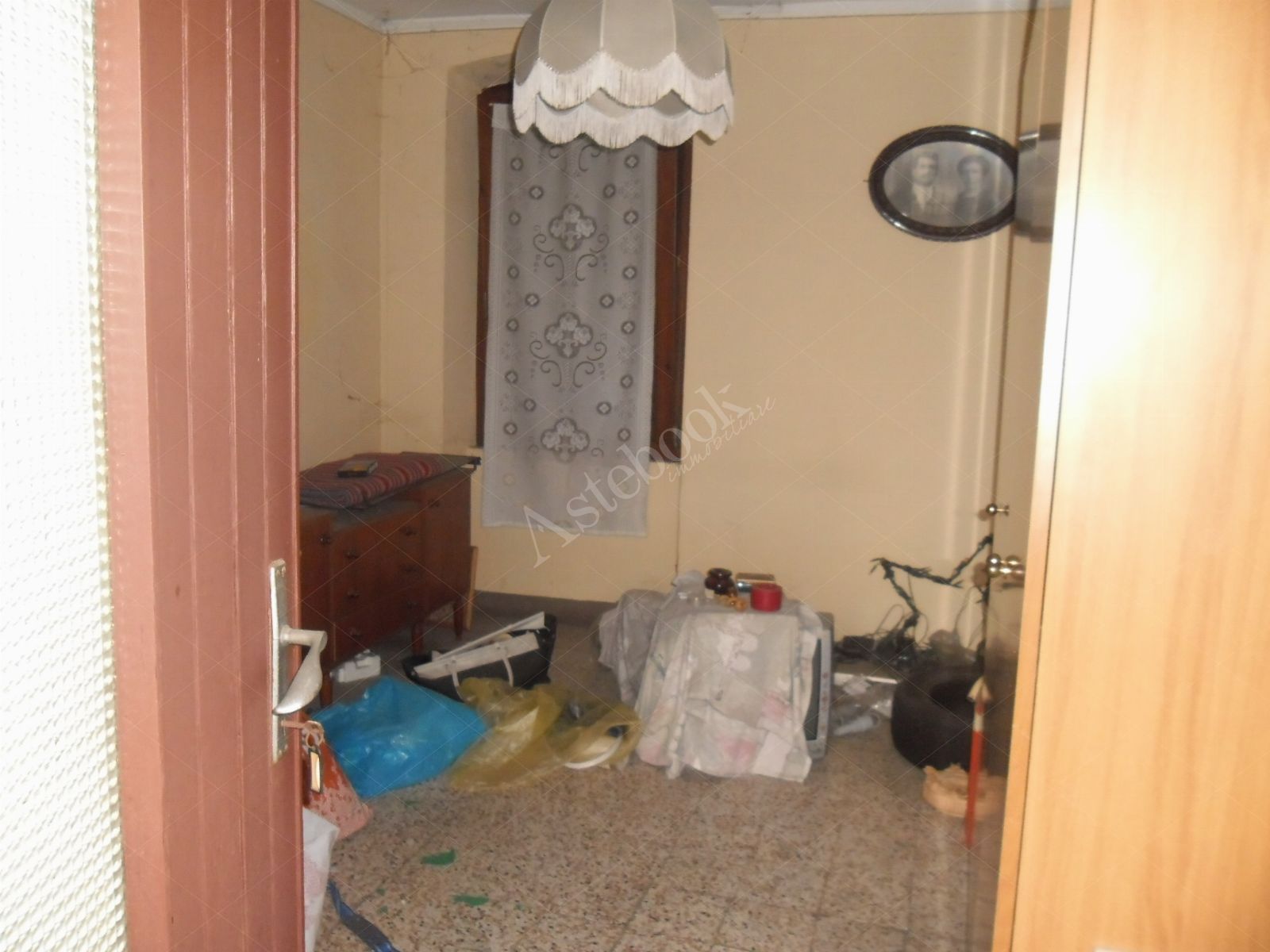 Quota indivisa di 1/4 di appartamento, 1/4 di deposito e 1/4 di terreno in San Paolo D'Argon