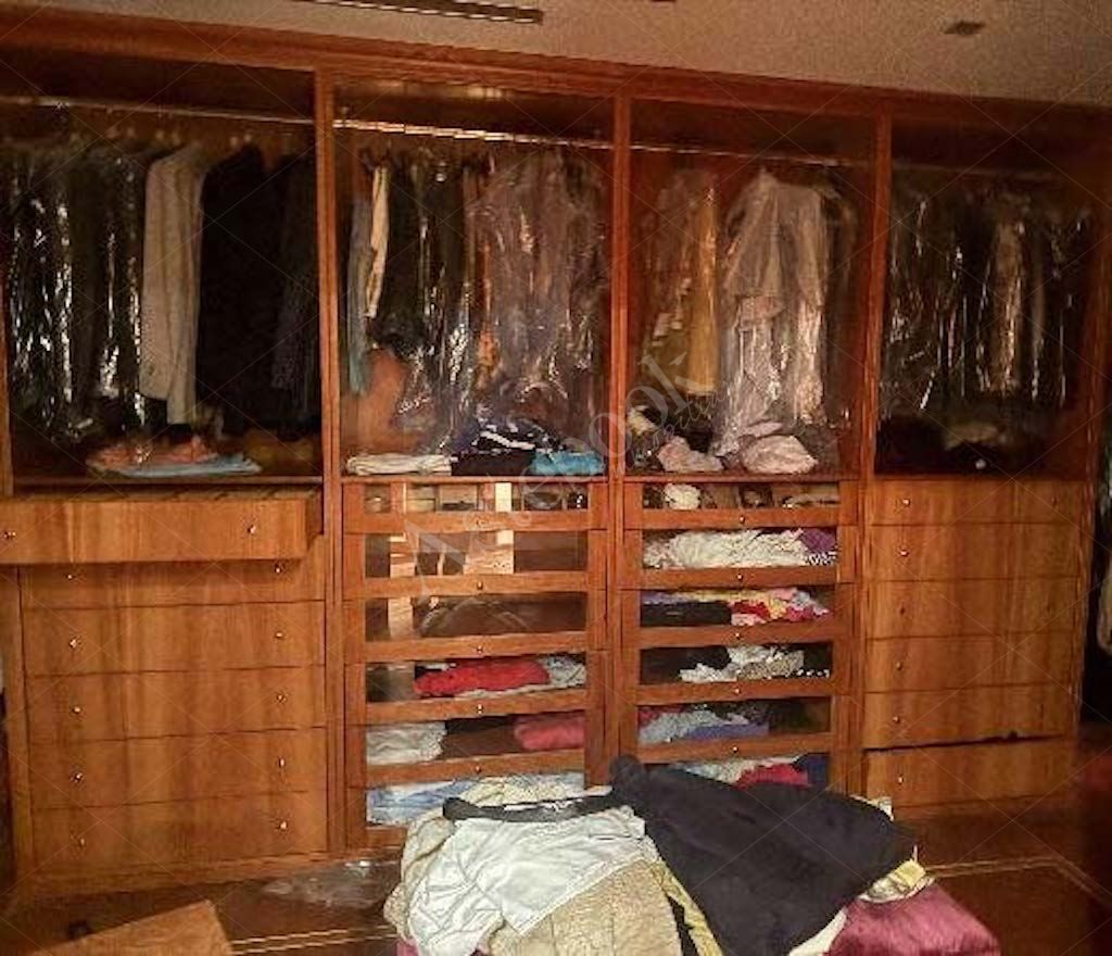 Prestigioso attico di 669 mq con centro benessere, terrazzo e ampia autorimessa in Foggia