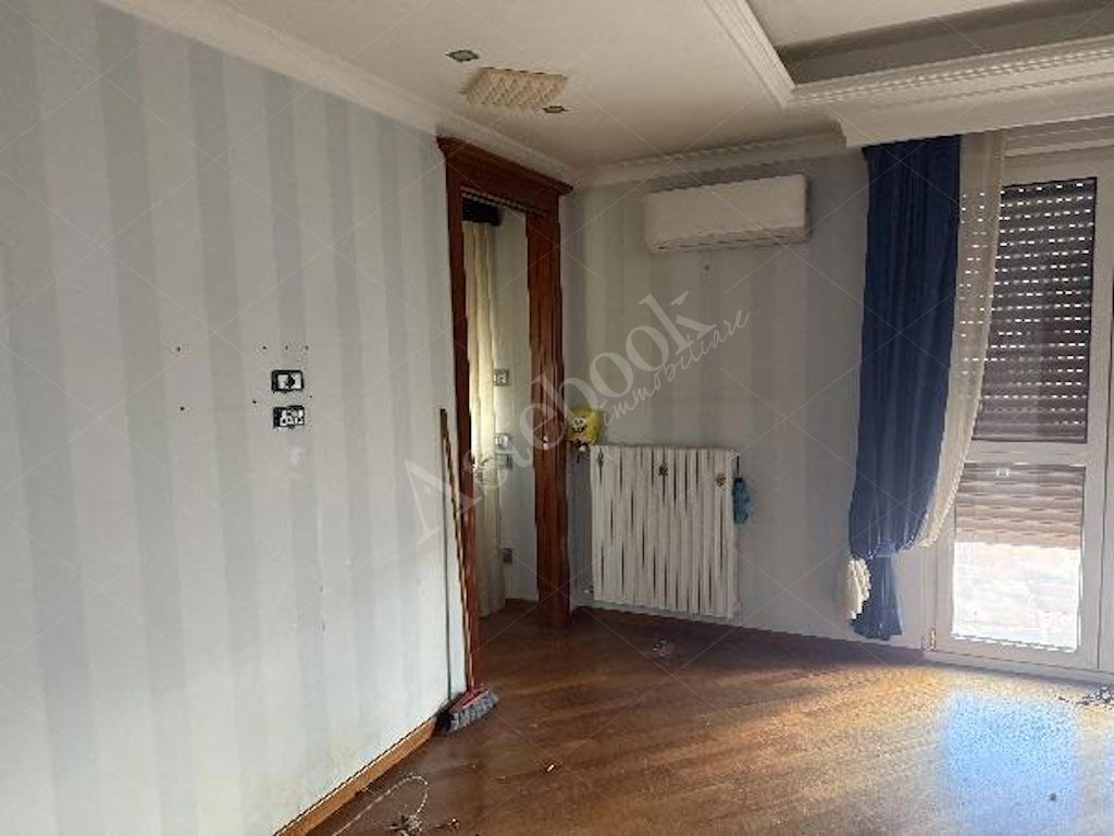 Prestigioso attico di 669 mq con centro benessere, terrazzo e ampia autorimessa in Foggia