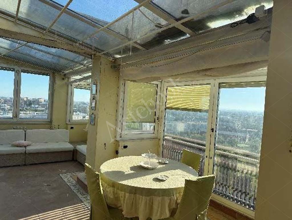 Prestigioso attico di 669 mq con centro benessere, terrazzo e ampia autorimessa in Foggia