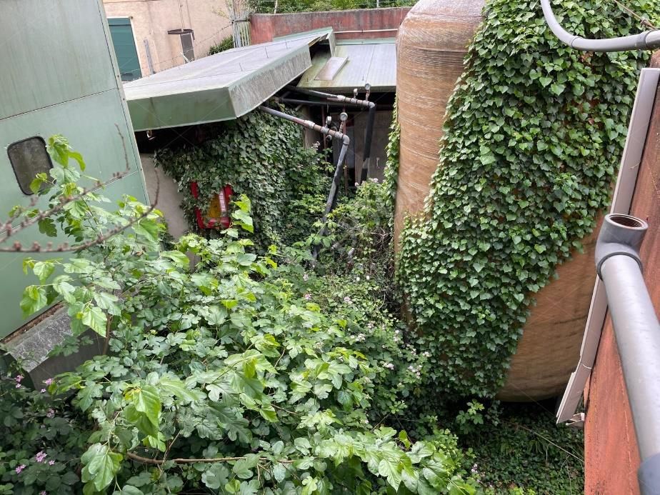 Capannone artigianale con sup. comm. 3.289,96 mq composto da due corpi di fabbrica e area di pertinenza esterna